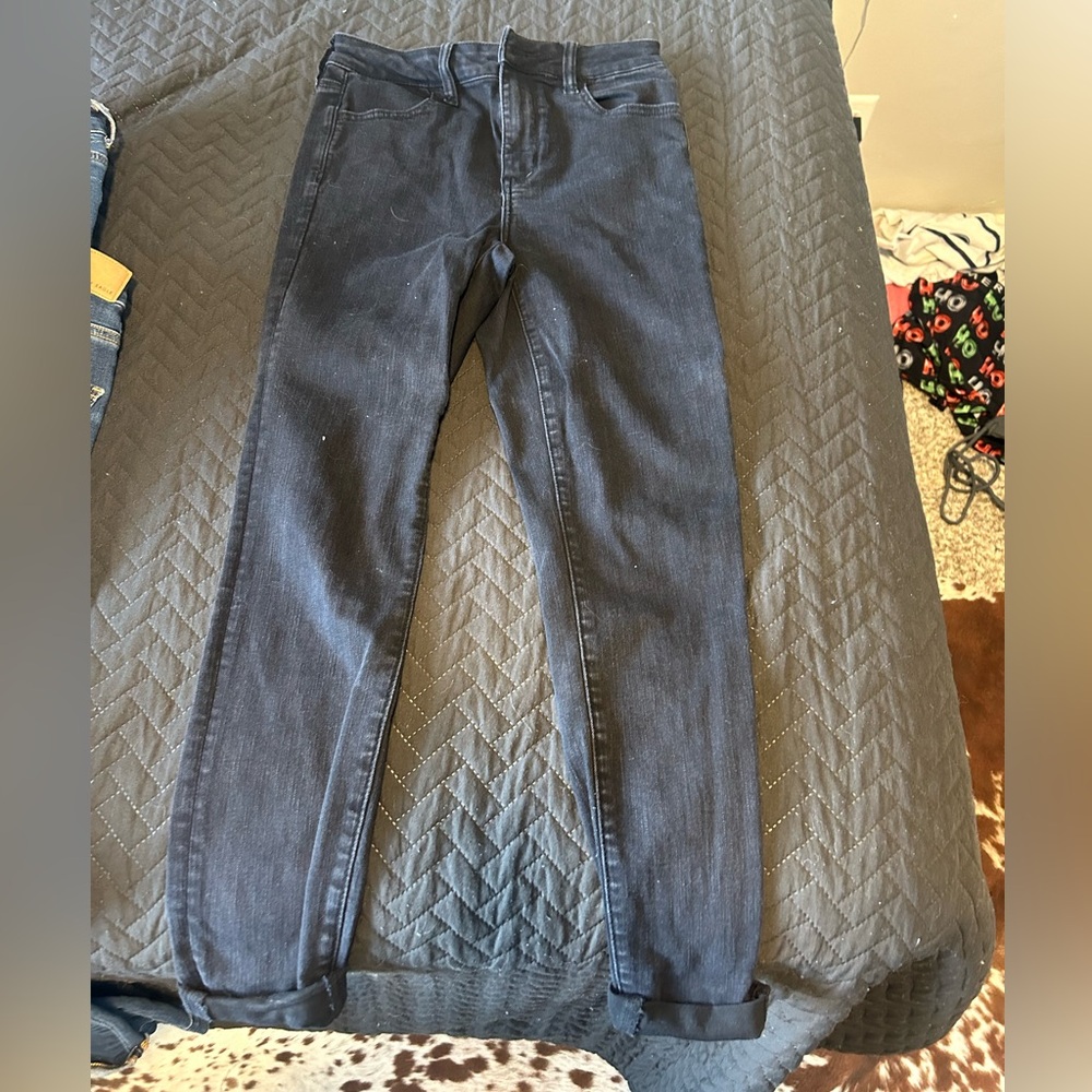 Size 8 regular skinny jeans from American Eagle